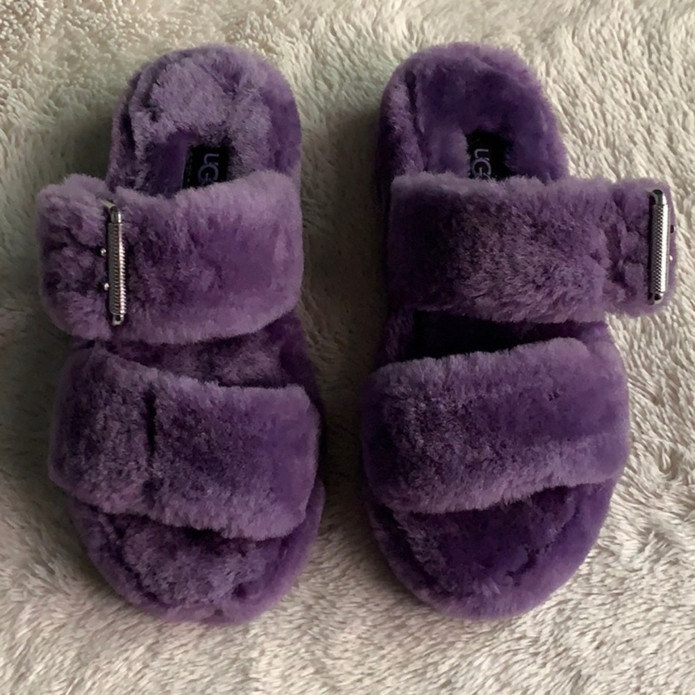 New UGG Slippers - Picture 2 of 4